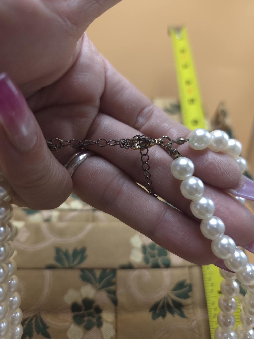 Elegant Double-Strand White Faux Pearl Necklace with Gold Accents - Picture 3 of 4